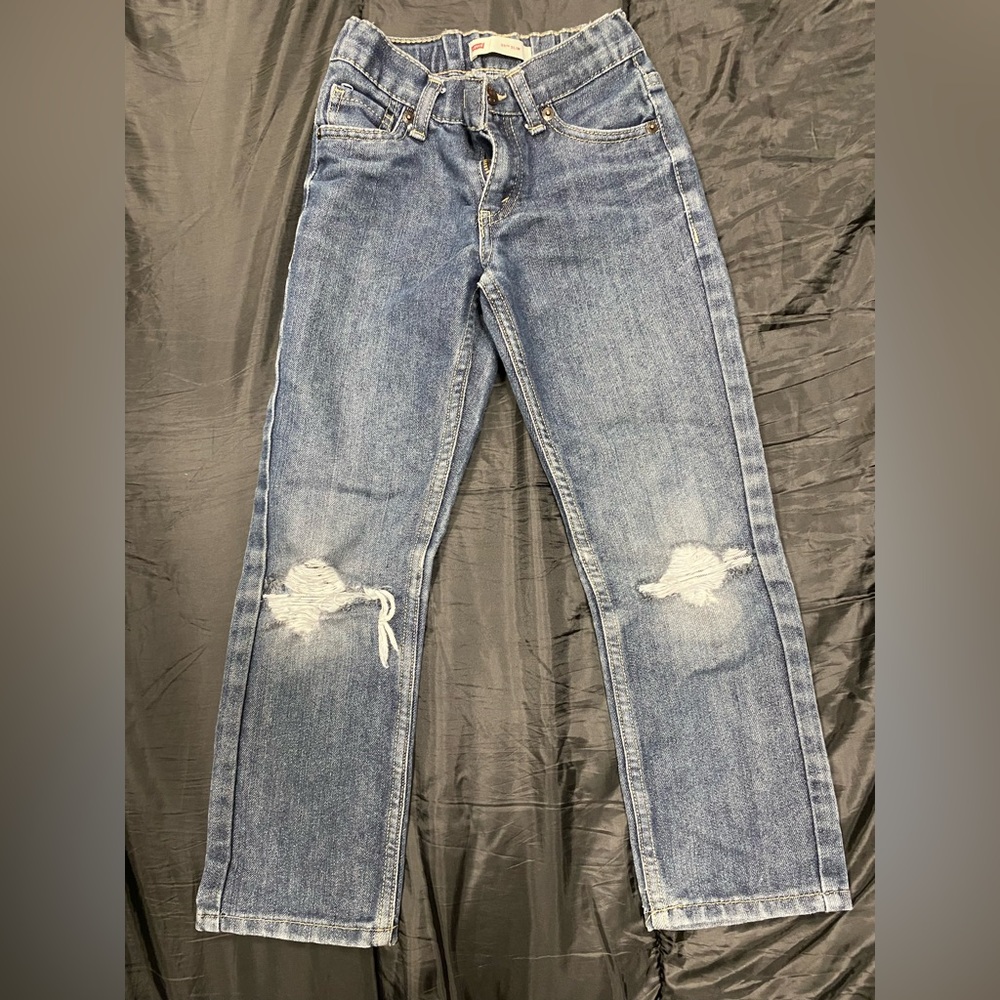 Boys Levi’s jeans.